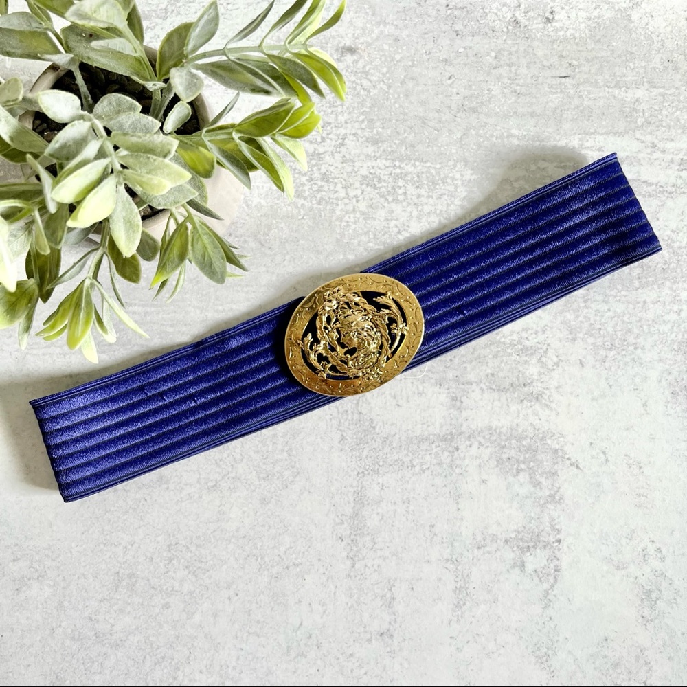 Vintage Medusa Crest Gold Belt Buckle & Blue Stretch Belt 80s